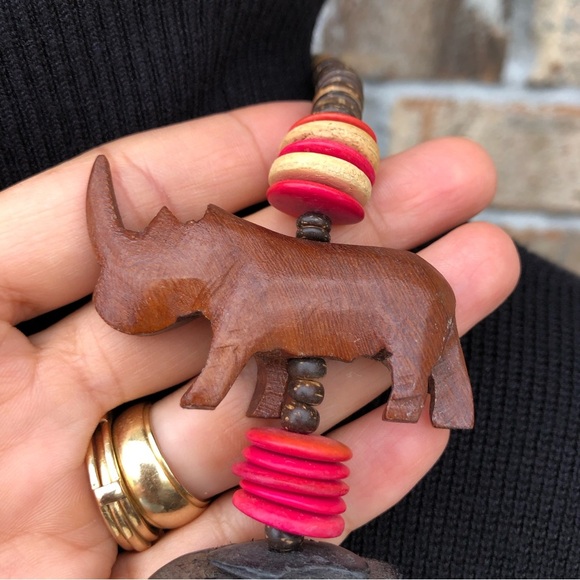 Vintage Chunky Boho Carved Wood African Safari Pink Brown Black Necklace - Picture 6 of 14